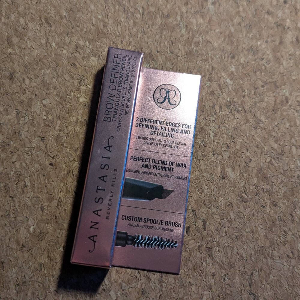 Anastasia Beverly Hills Brow Definer in Medium Brown